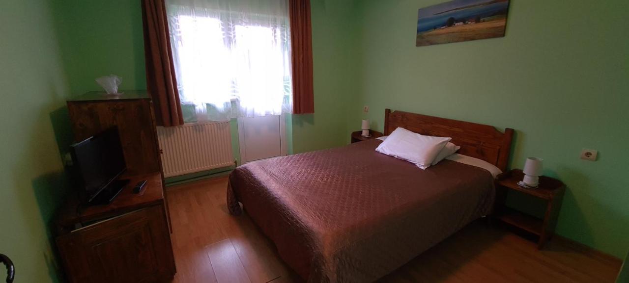Pensiunea Aurora - Great Hostel Voineasa Eksteriør bilde